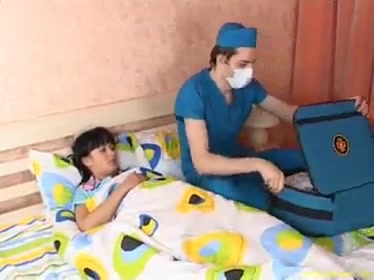 Доктор лечит девочку сексом