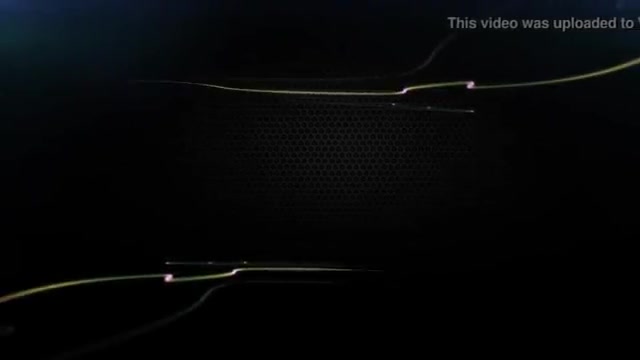 Маленькая Азиатка сосет маленький член прикованная наручниками к кровати