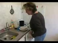 Русскую женщину на кухне насилует пьяный сын