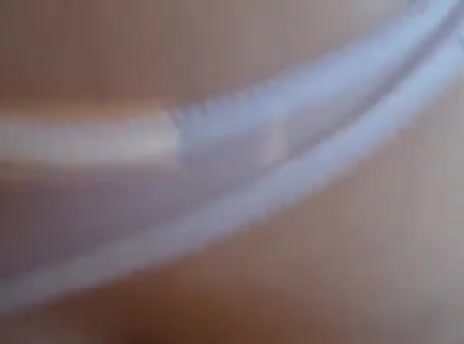 Трахает в анал и в пизду по очереди