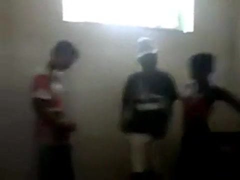 Белый студент трахает черную студентку
