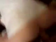 Матушка из Россия делает минет сынку в джинсах