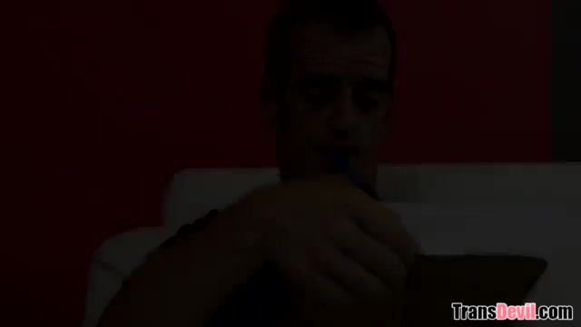 На кинопробах грудастая азиатка сосет и ебется с режиссером.