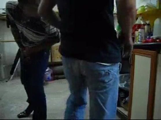 Стоит рядом и дрочит но дрочит себе и другу а потом сосет член