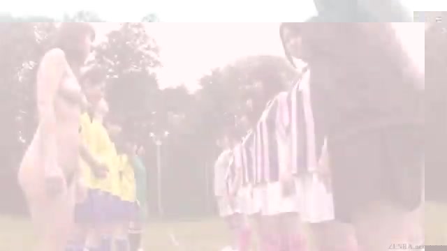 Занялись сексом на поле для гольфа