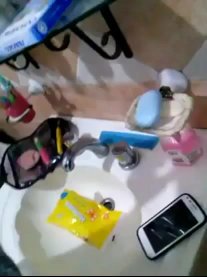 Выебал глубоко в горло своим твердым и длинным членом свою шлюшку