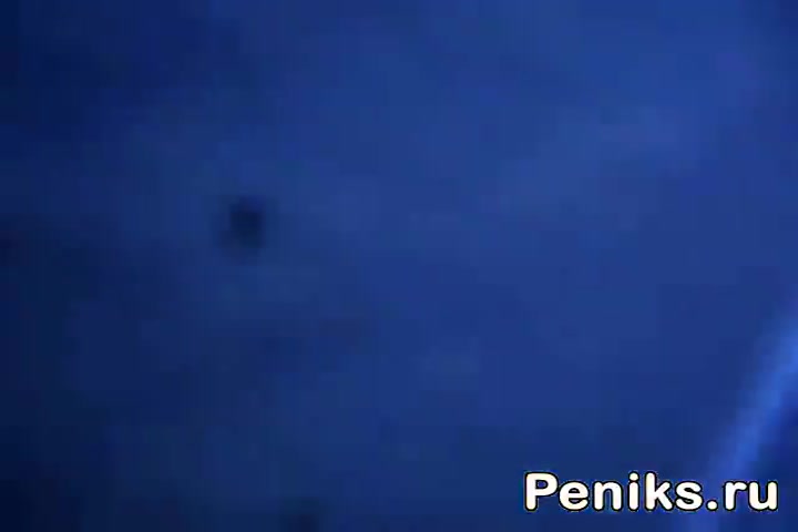 Залезли под юбку в автобусе и трогают пизду азиатки