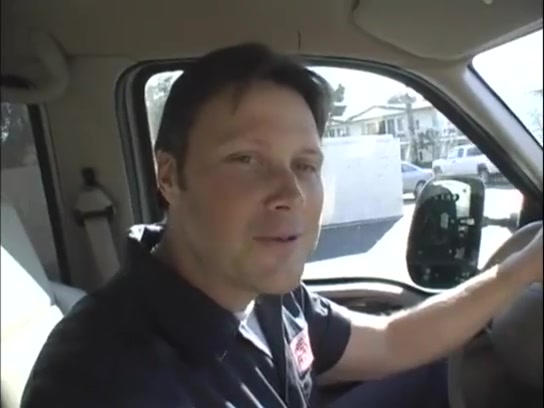 Дома спалила мужа с любовницей и трахается с ними